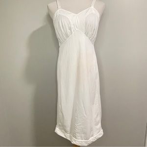 Vintage Dixie Belle White Slip Antique Size 36 Women's Medium
